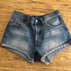 Aritzia Levi’s Denim 501 Explore Jean Shorts